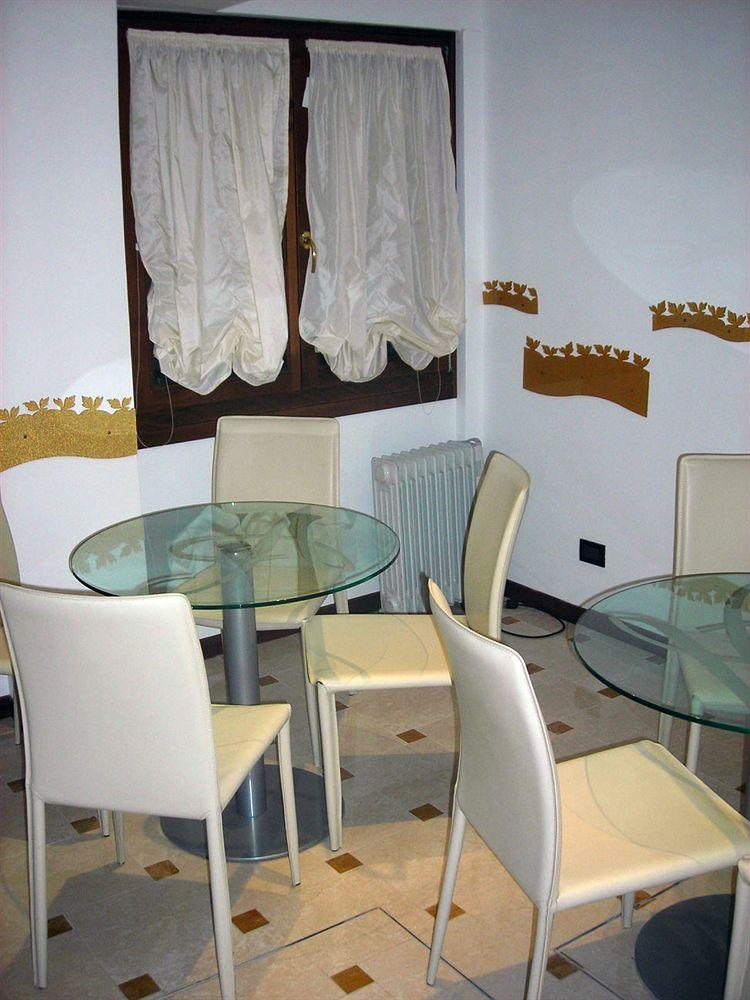 Guesthouse Alloggi Agli Artisti Venezia Esterno foto