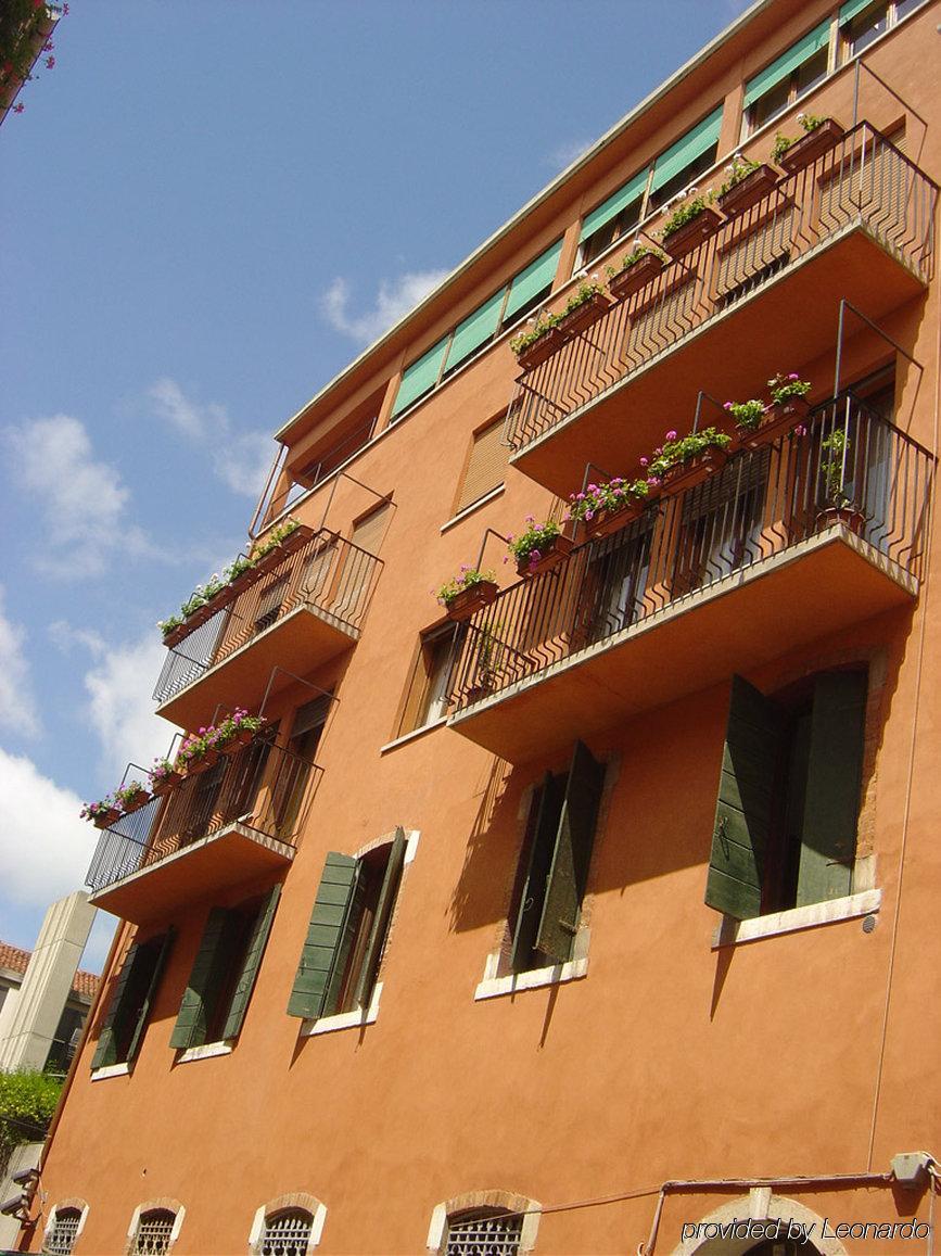 Guesthouse Alloggi Agli Artisti Venezia Esterno foto