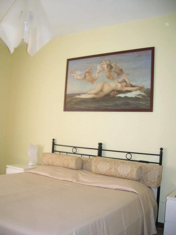 Guesthouse Alloggi Agli Artisti Venezia Esterno foto