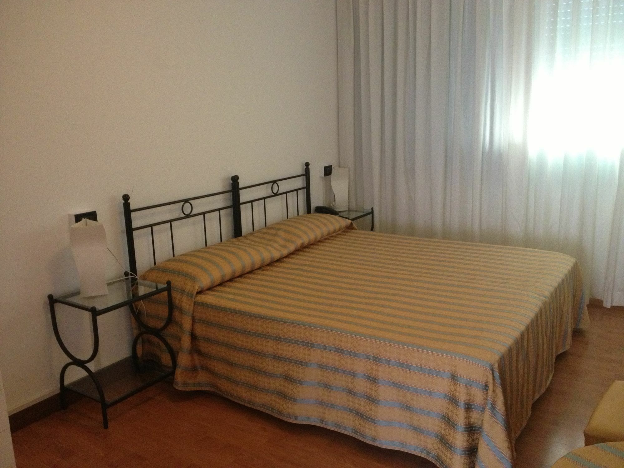 Guesthouse Alloggi Agli Artisti Venezia Esterno foto